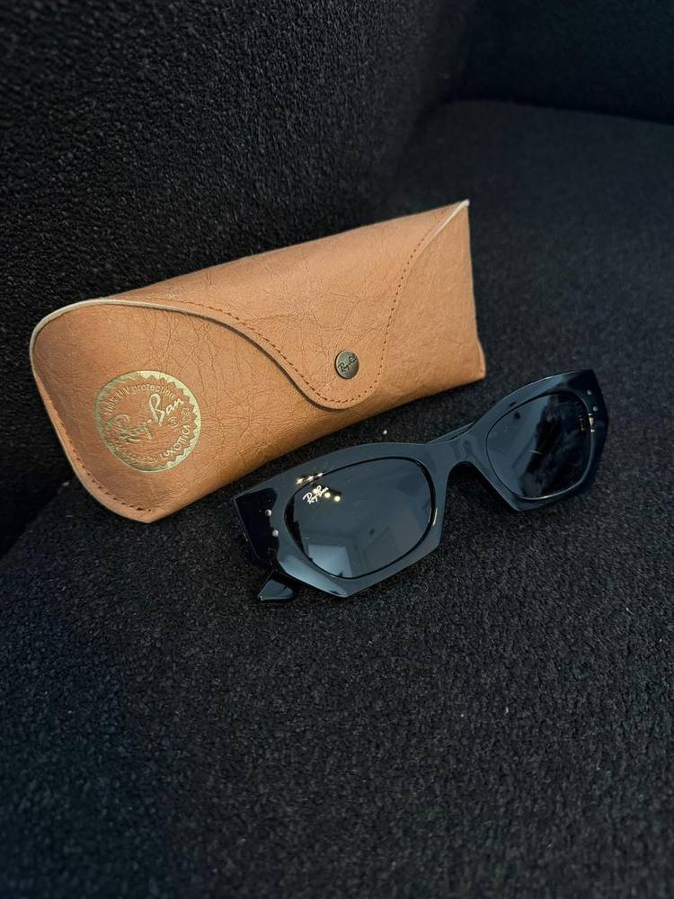 Anteojos de sol con estuche de cuero