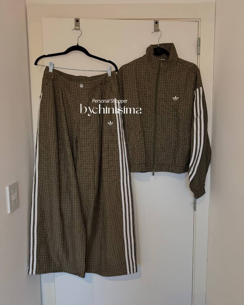 Conjunto de campera y pollera al tono